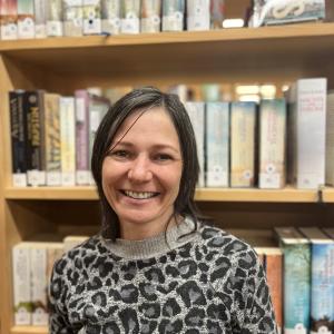 Foto von Büchereileiterin Beate Willam 
